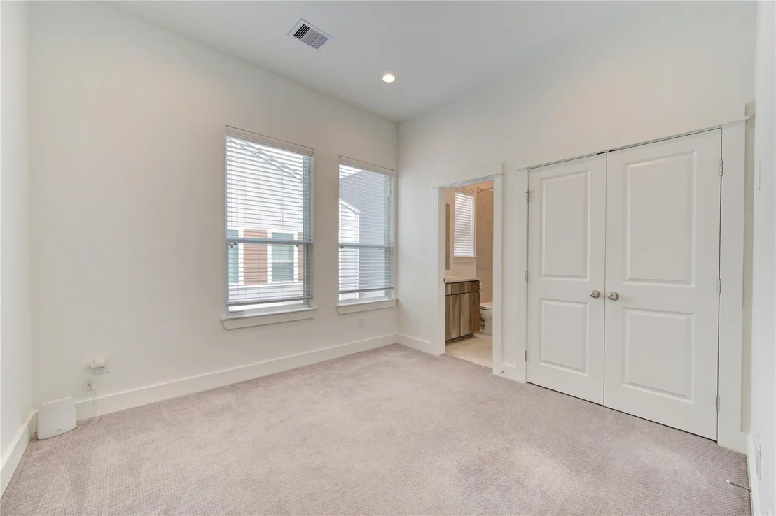 Photo of 564 Janisch Road