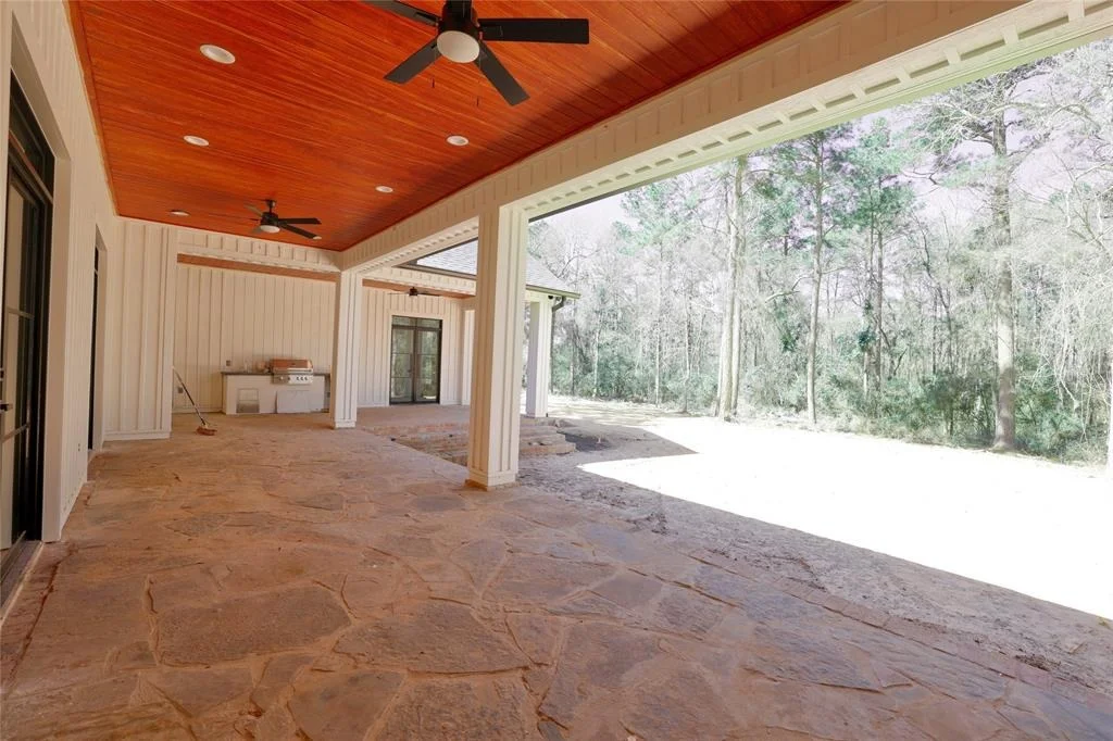 Photo of 9477 Leeward Cove