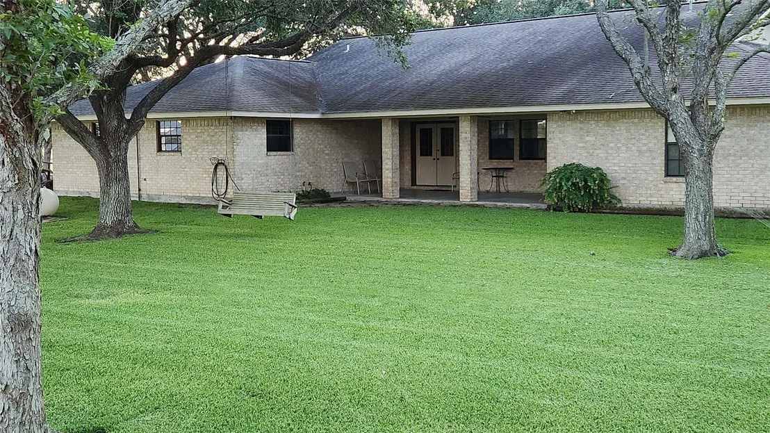 Photo of 847 Oliver Road