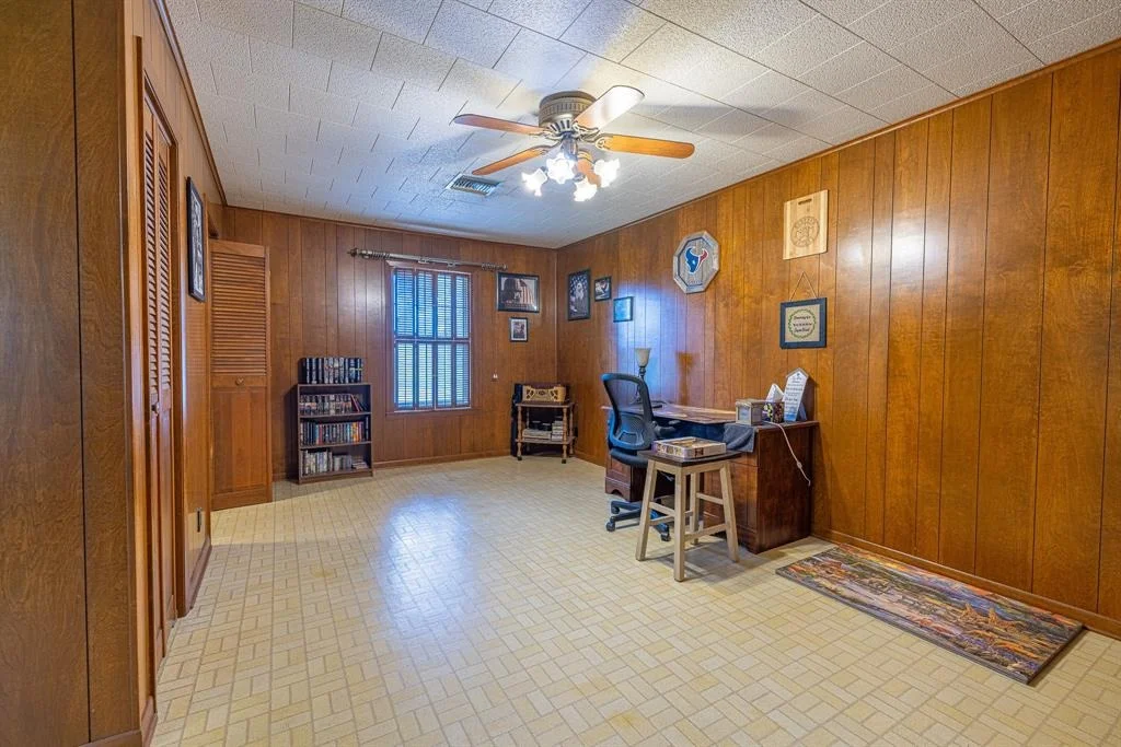 Photo of 300 Long Drive