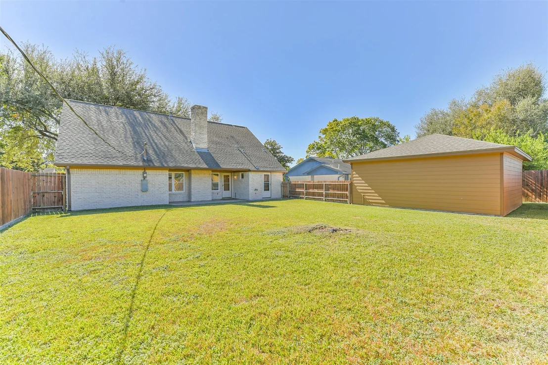 Photo of 9314 Roos Road