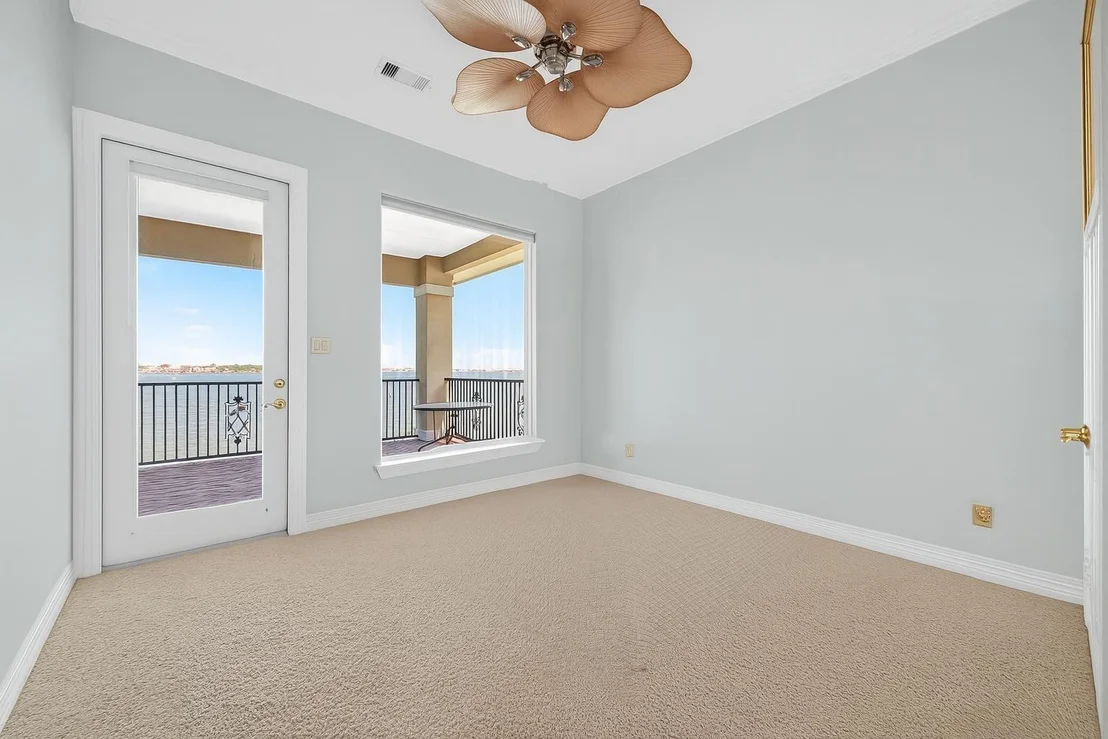 Photo of 2242 Marina Way