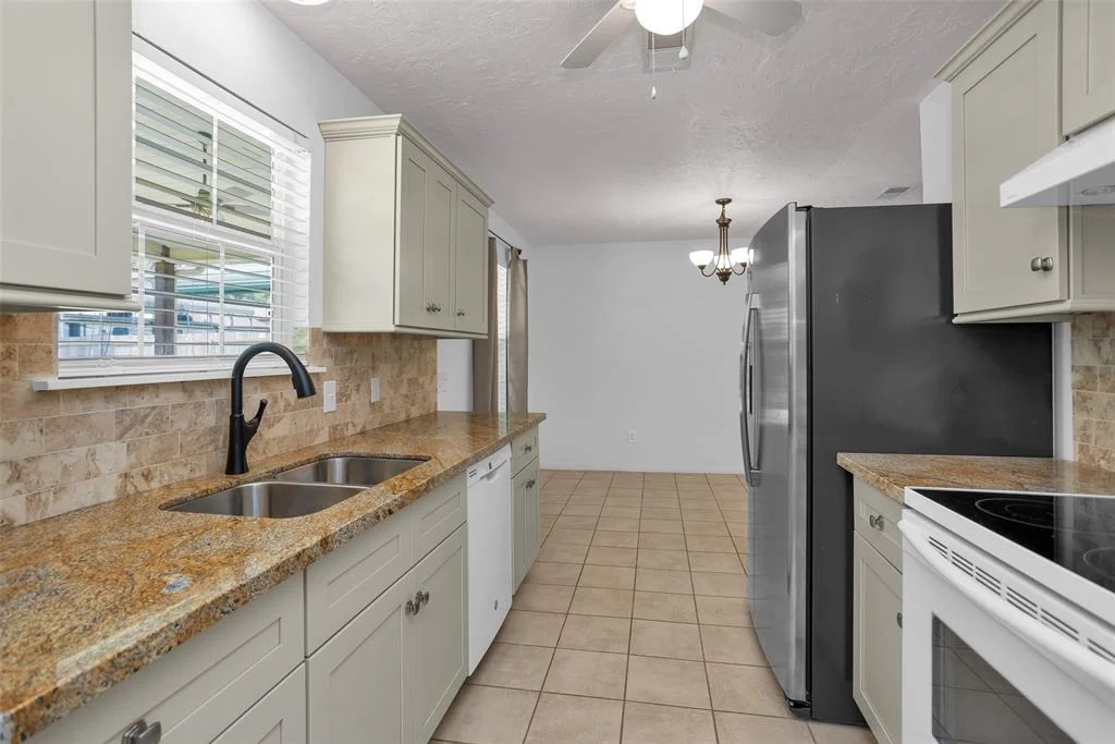 Photo of 814 Whipporwill Road
