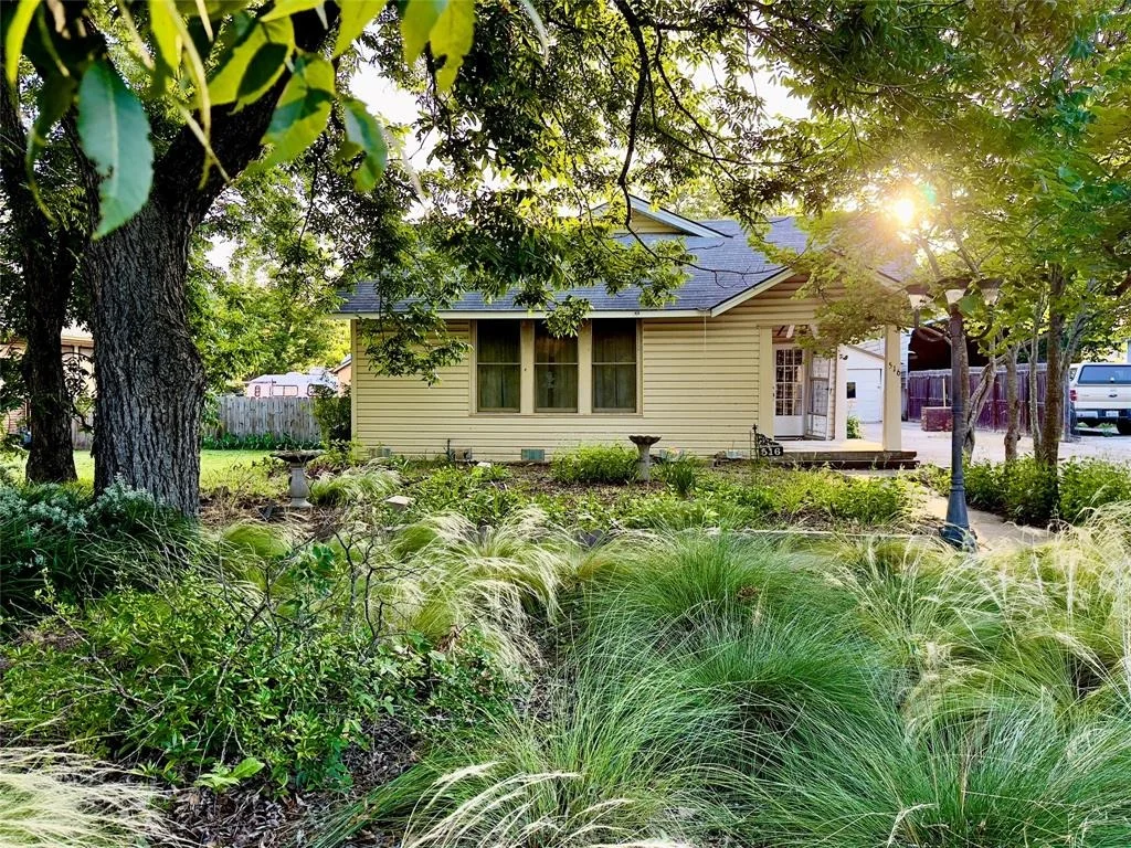 Photo of 516 S Pecan Avenue