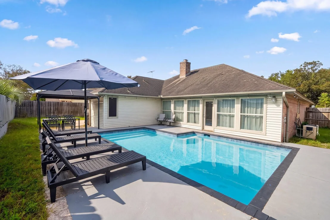 Photo of 15619 Four Leaf Drive