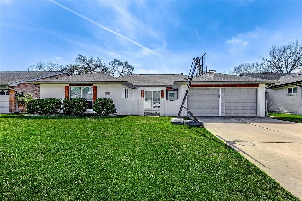Photo of 5939 Benning Drive