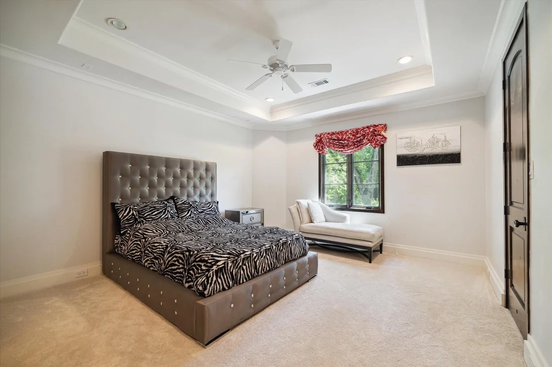 Photo of 5556 Lynbrook Drive