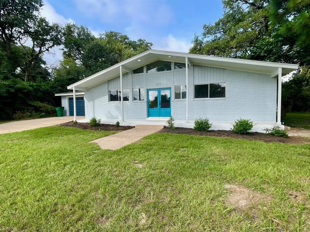 Photo of 187 Golfview Drive N