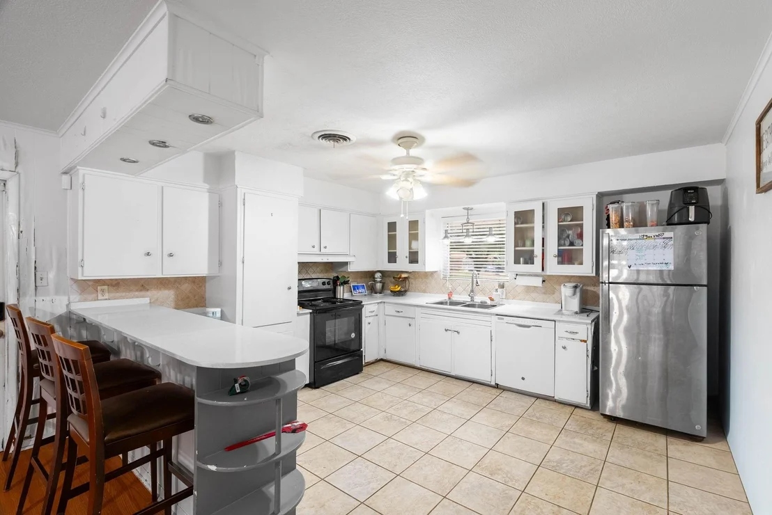Photo of 324 Woodlawn Street