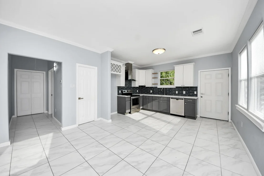 Photo of 7969 Rand Street