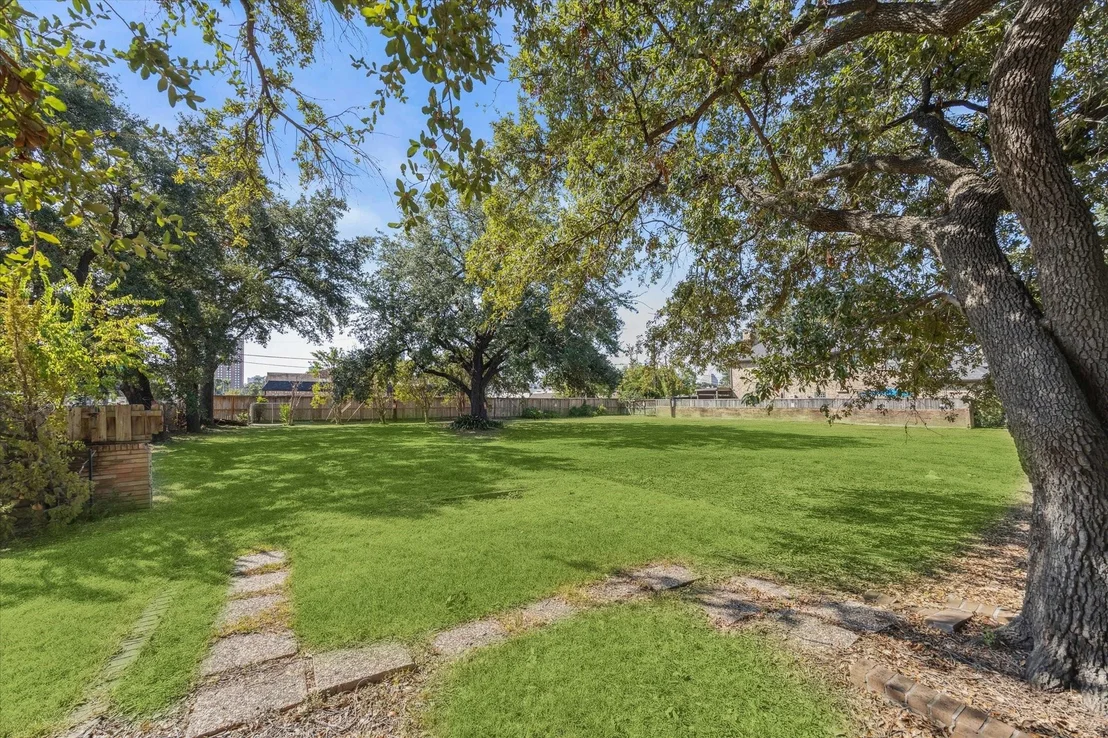 Photo of 5203 Del Monte Drive