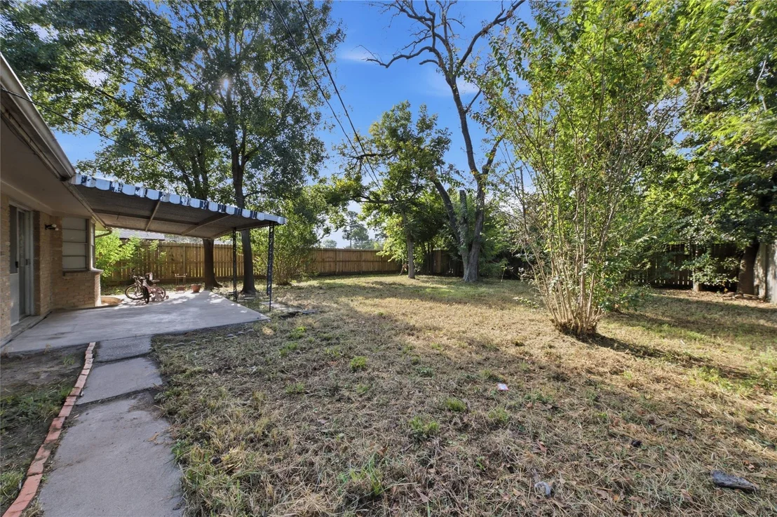 Photo of 5915 Black Maple Lane