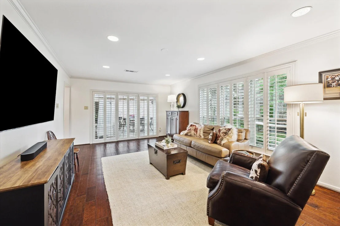 Photo of 10111 Del Monte Drive