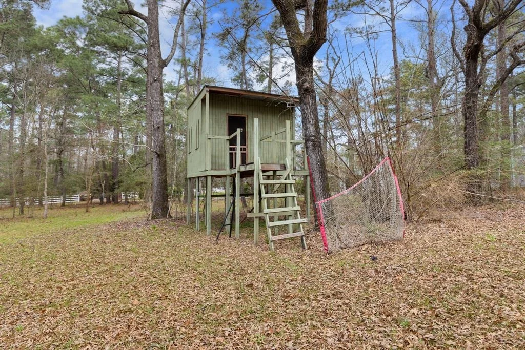Photo of 16202 Surrey Lane