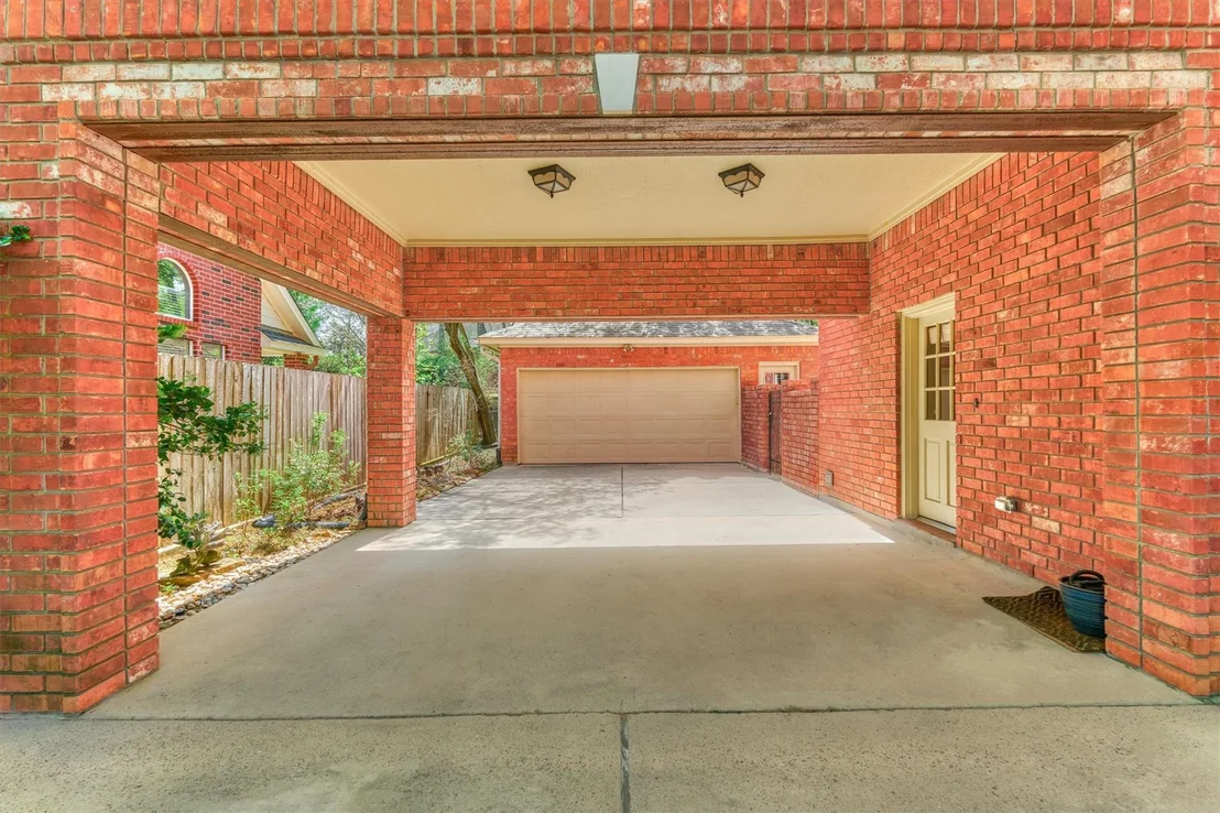 Photo of 115 E Shadowpoint Circle