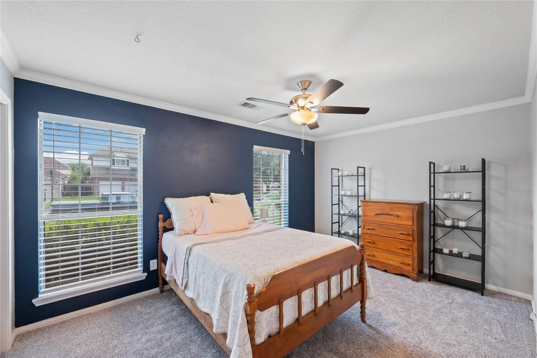 Photo of 723 Far Pines Drive
