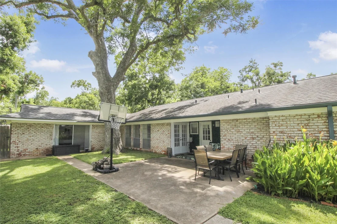 Photo of 536 Oak Drive