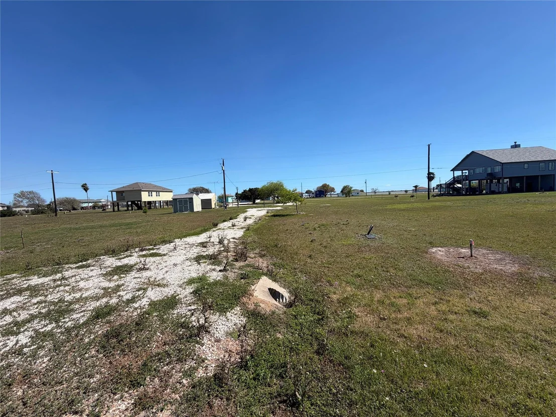 Photo of 589 Swallow Drive