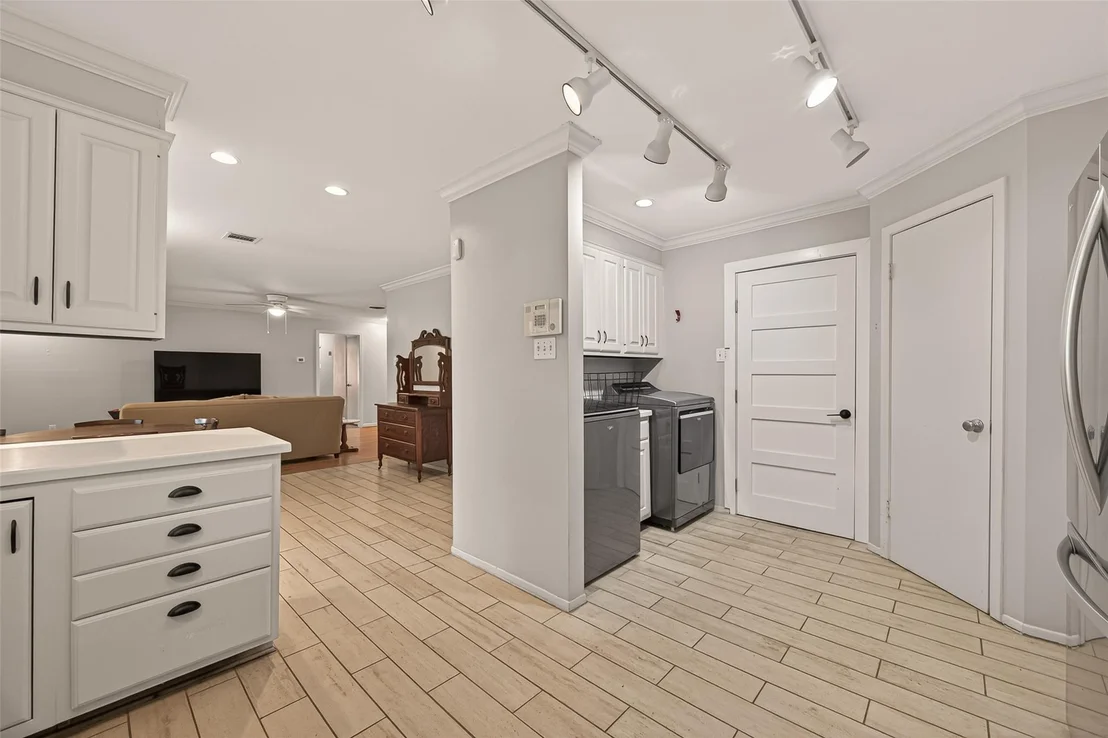 Photo of 10807 Oasis Drive