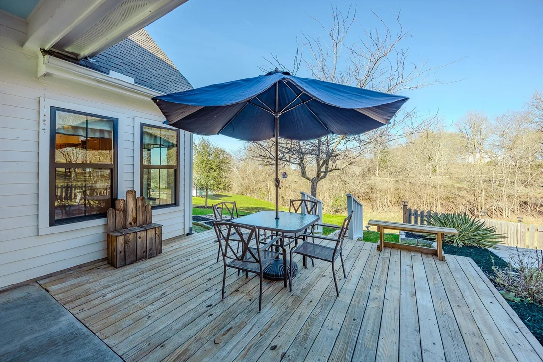 Photo of 2701 Bluebonnet Boulevard
