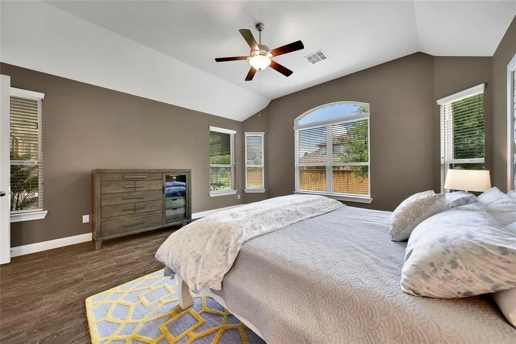Photo of 19 N Wheatleigh Drive