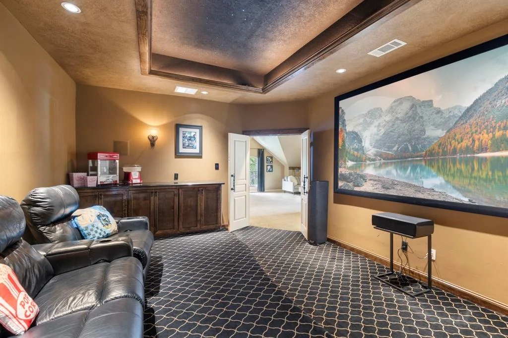 Photo of 63 N Wooded Brook Circle