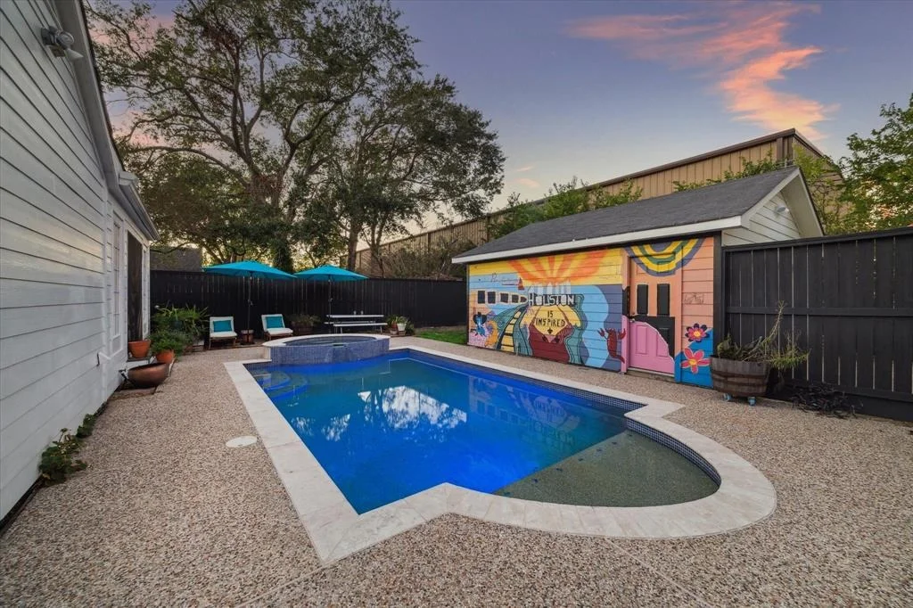 Photo of 901 Walling Street