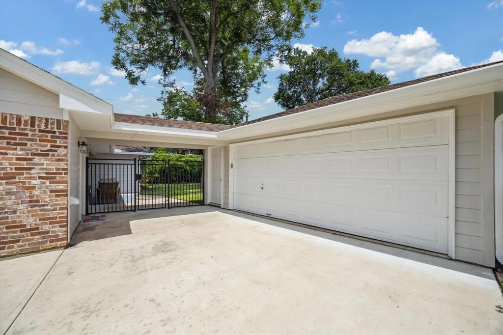 Photo of 14022 Taylorcrest Road