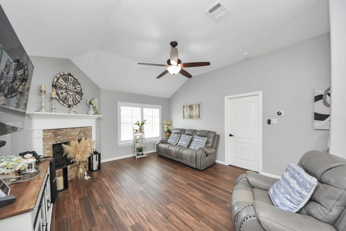 Photo of 6115 Pine Lakes Drive