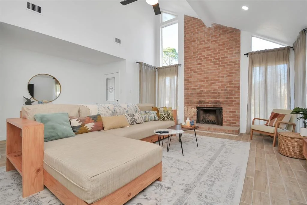 Photo of 9603 Sharpview Drive