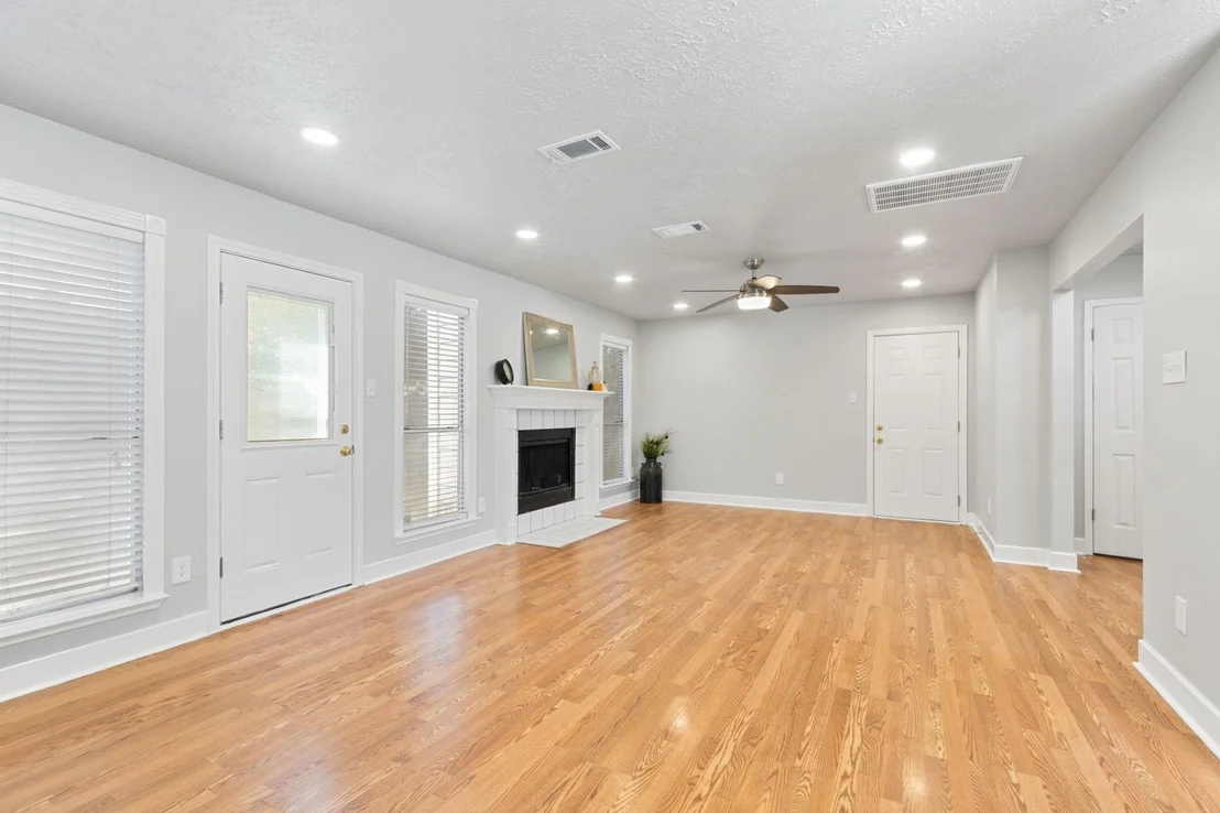 Photo of 21323 Deerhaven Drive