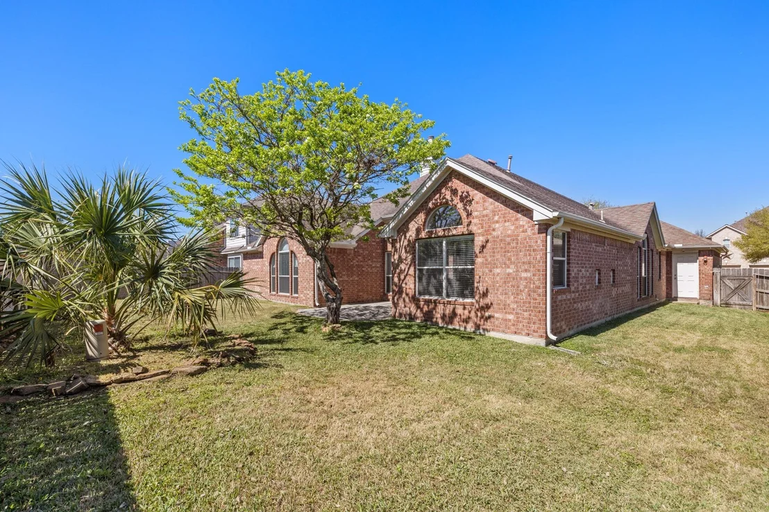 Photo of 2915 Sandleigh Drive