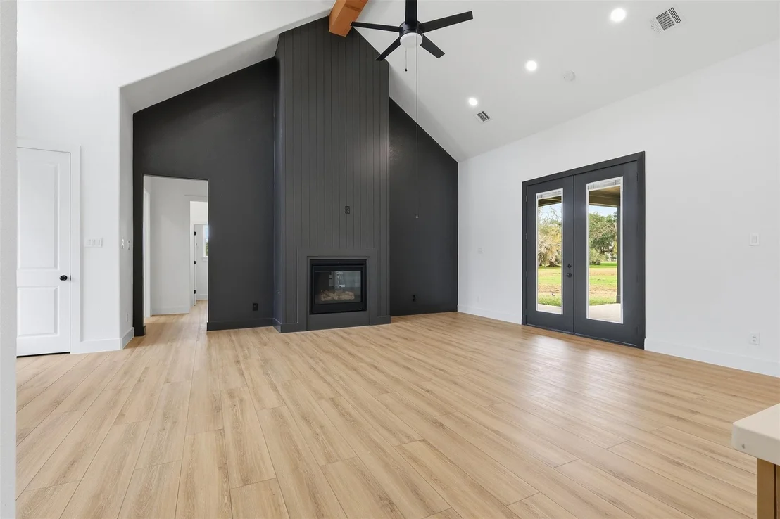 Photo of 467 Springfield Trail