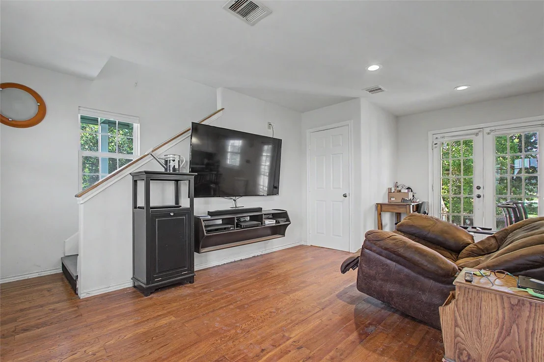 Photo of 4201 Lawrence Road