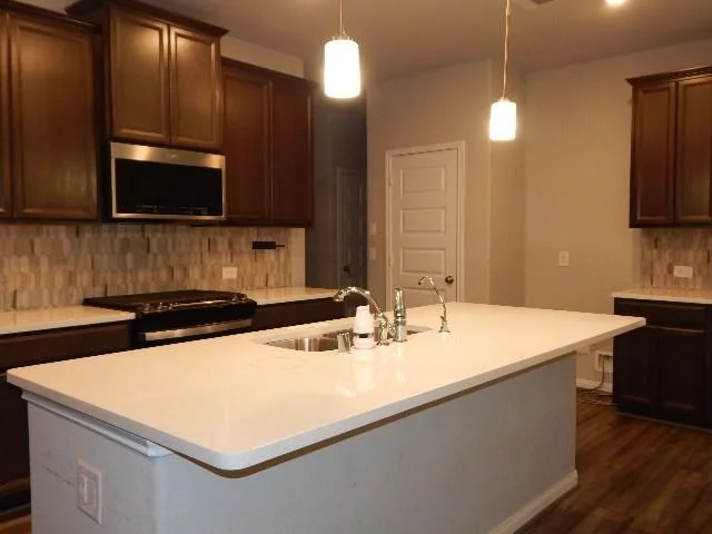Photo of 7103 Silverleaf Oak Street