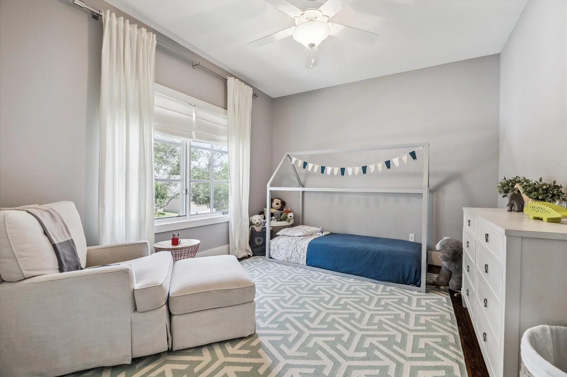 Photo of 1901 Gardenia Drive
