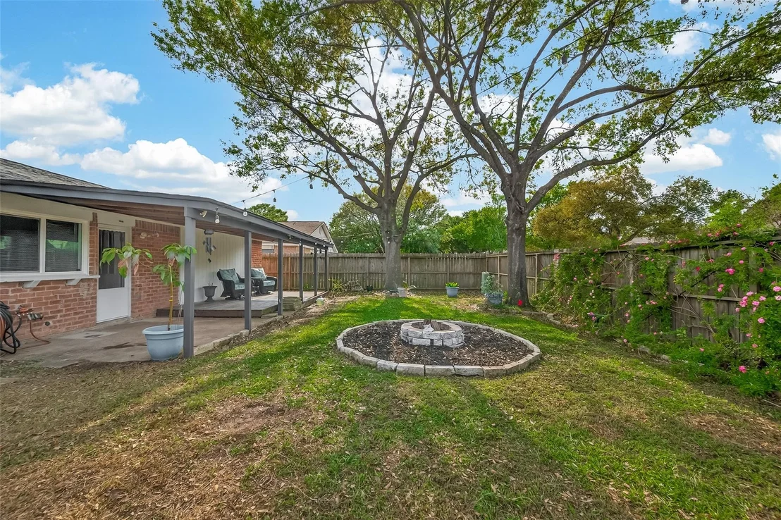 Photo of 10014 Walnut Glen Drive
