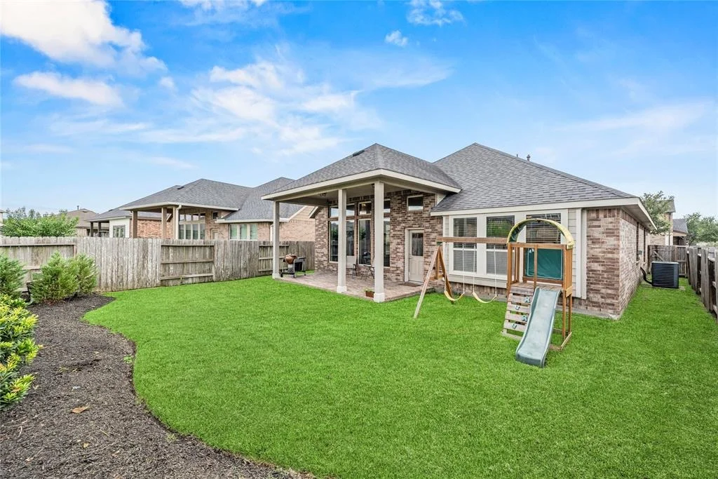 Photo of 18810 Peachleaf Willow Trace