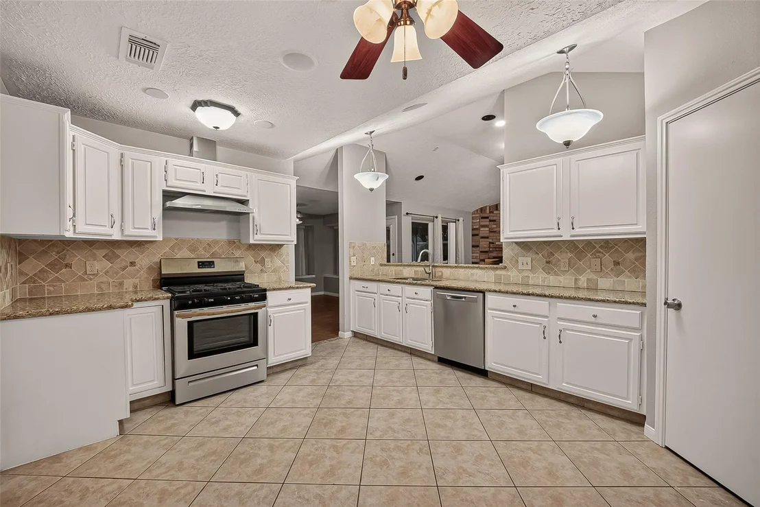 Photo of 913 Willowbriar Lane