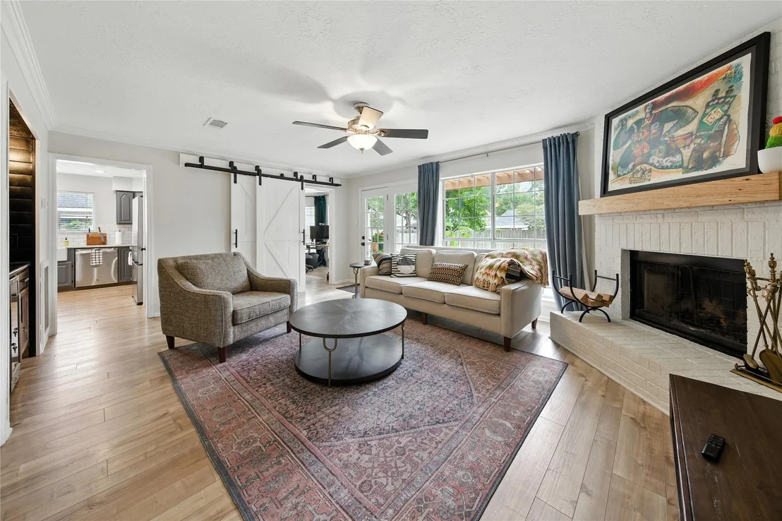 Photo of 115 Regency Way