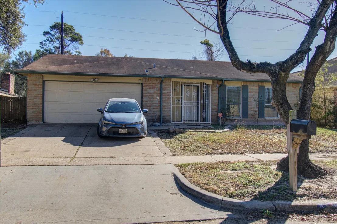 Photo of 8014 Streamside Drive