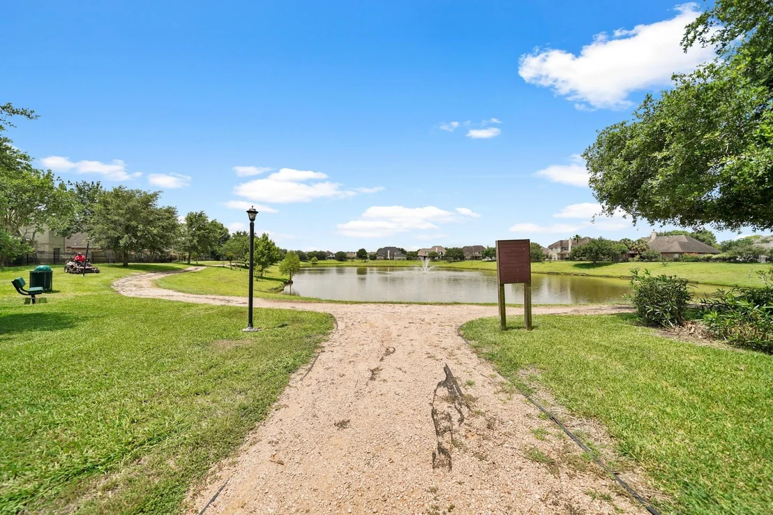 Photo of 906 High Ridge Circle