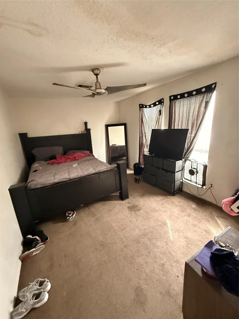 Photo of Unit D at 5747 Easthampton