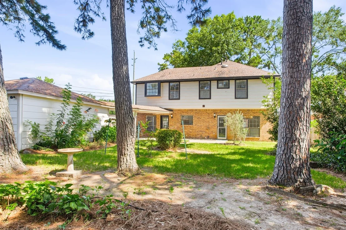 Photo of 18319 Oakhampton Drive