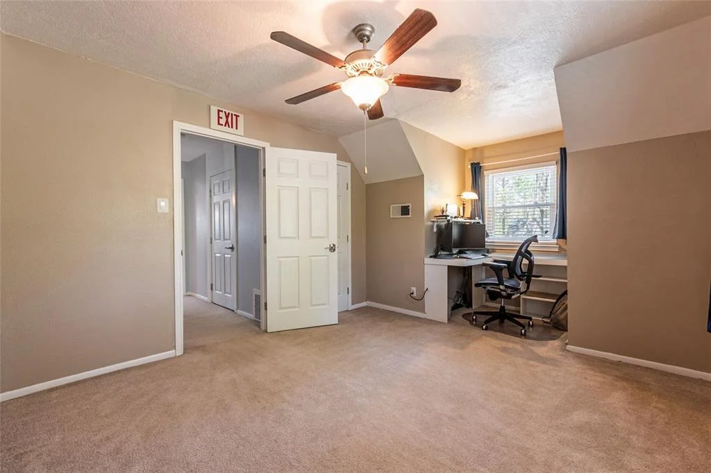 Photo of 1050 Royal Oak Drive