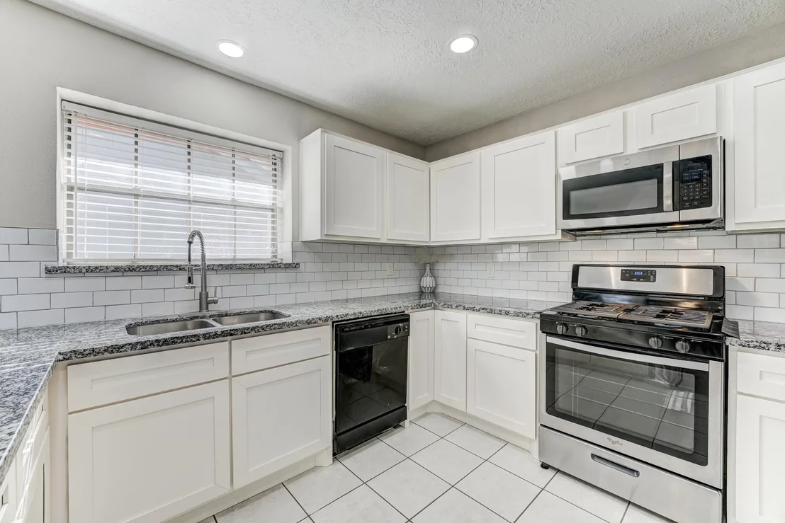 Photo of 16134 Beechnut Street