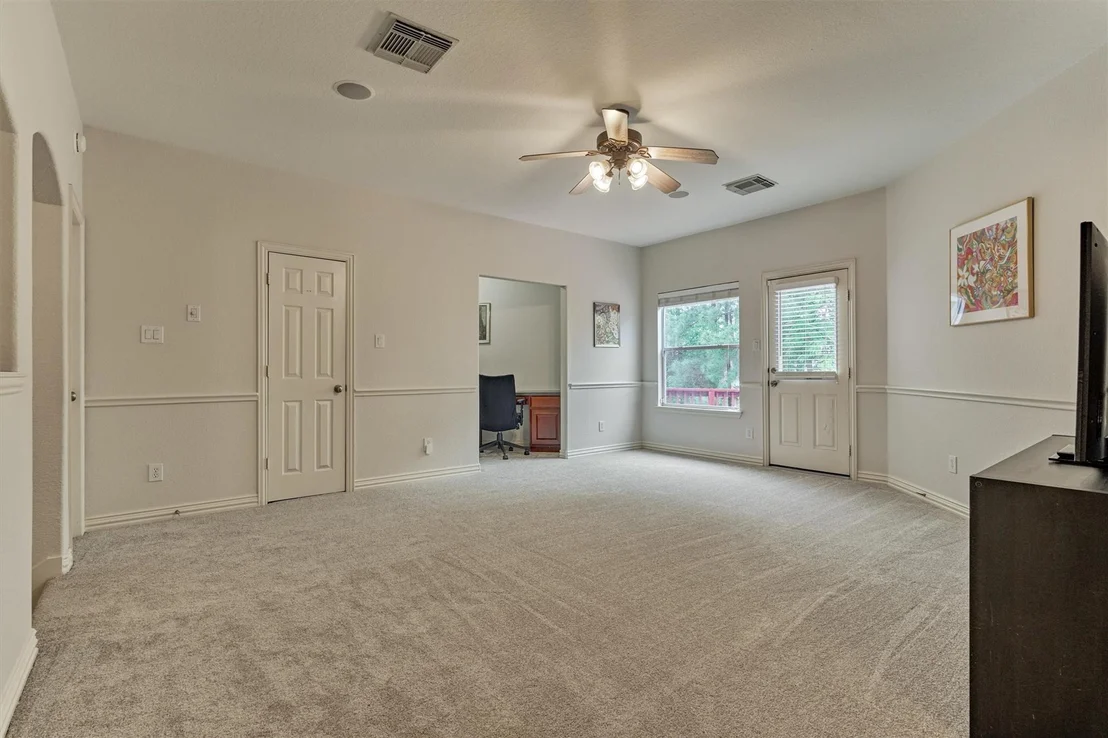 Photo of 11 N French Oaks Circle