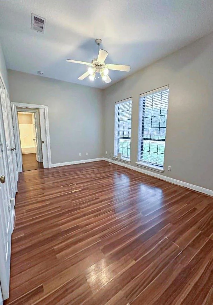 Photo of 301 Williamsburg Avenue