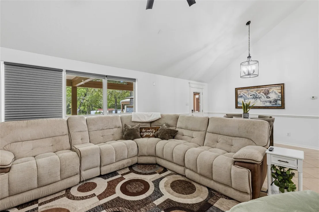 Photo of 203 Mapleleaf Street