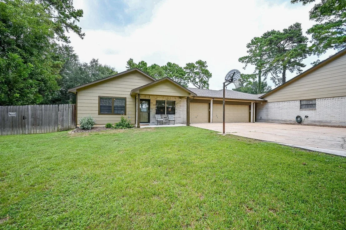 Photo of 18910 Chickadee Lane
